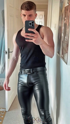 Just Hot Men TMG _F_013389