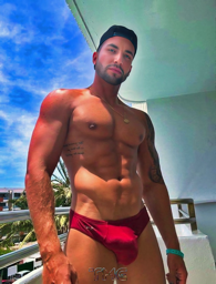 What's in YOUR Under- and Sportswear _TMG _F_013988