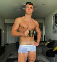 What's in YOUR Under- and Sportswear _TMG _F_013988