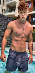 What's in YOUR Under- and Sportswear _TMG _F_013988